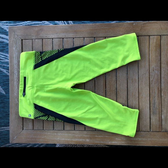 Fabletics Navassa Crop leggings Bright Green - Picture 3 of 3